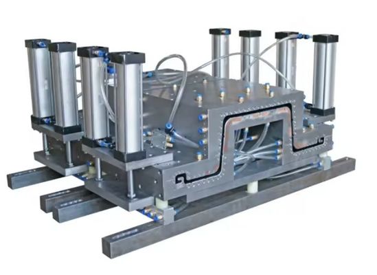 Molde de extrusión de techos huecos ondulados de plata de PVC para un proceso de producción suave