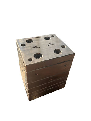 Molde de extrusión de plata para la producción de puertas de ventanas de acero de plástico Molde de perfil de UPVC