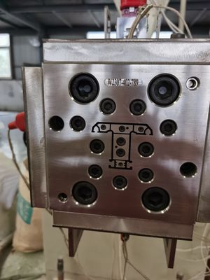 Molde de extrusión de plata para la producción de puertas de ventanas de acero de plástico Molde de perfil de UPVC