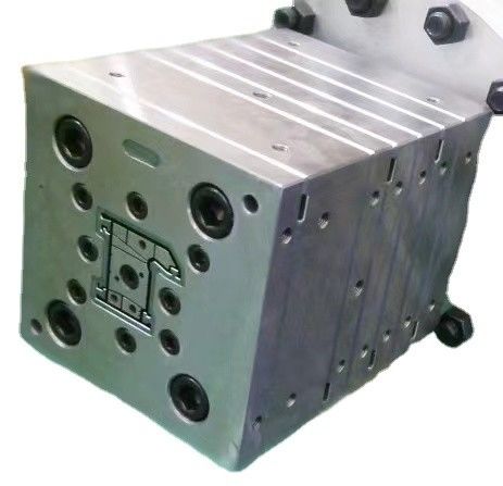 Molde de extrusión de perfiles Eko a medida para puertas y ventanas de UPVC