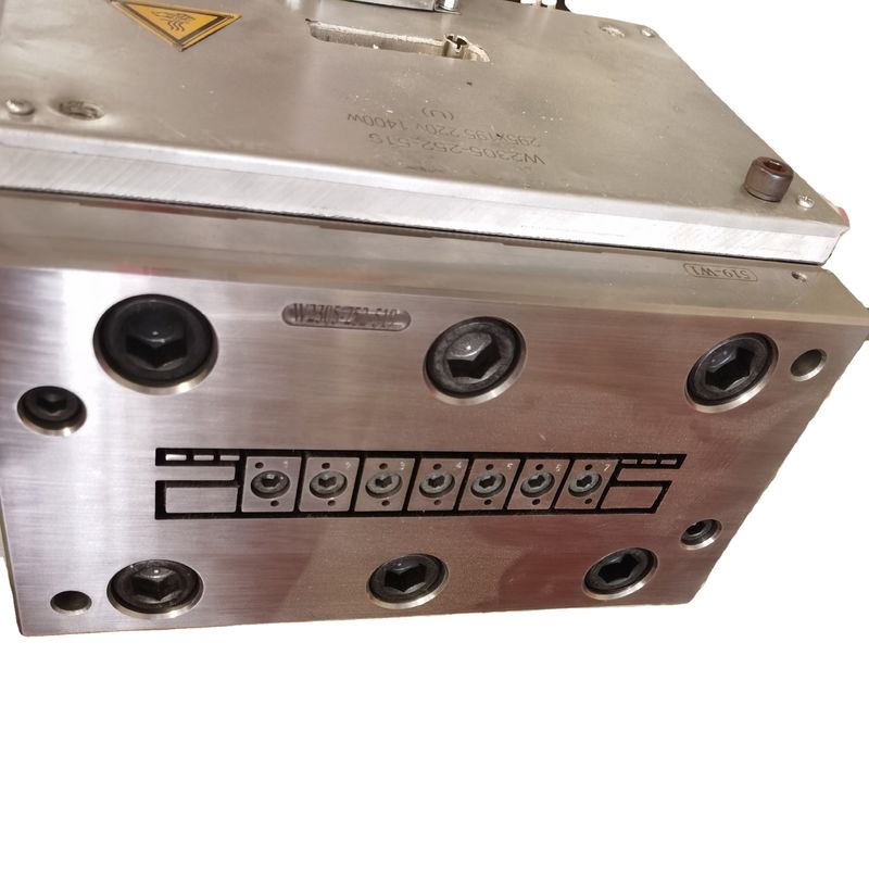 Molde de panel de puertas huecas personalizado para muescas de extrusión de plástico de madera de PVC de 1000 mm de ancho