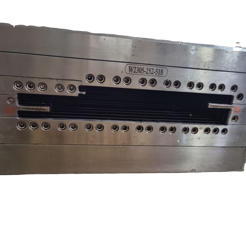 Diseño del molde de extrusión de muela para perfiles WPC PE PP en tamaño del cliente