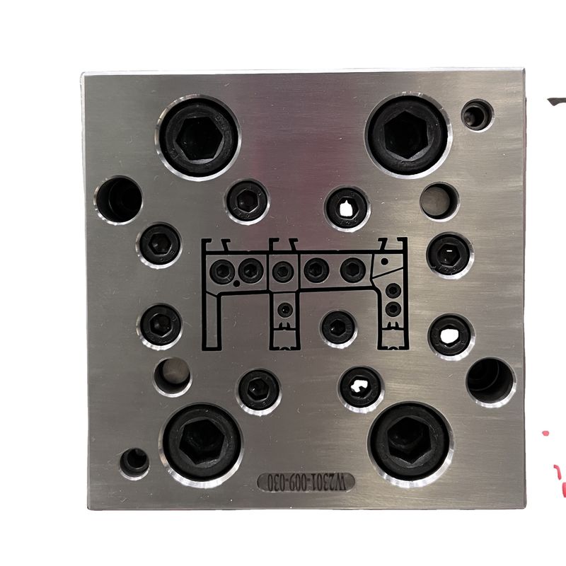 Molde a presión de plástico de plata versátil para la extrusión de PVC de perfiles de ventanas y puertas